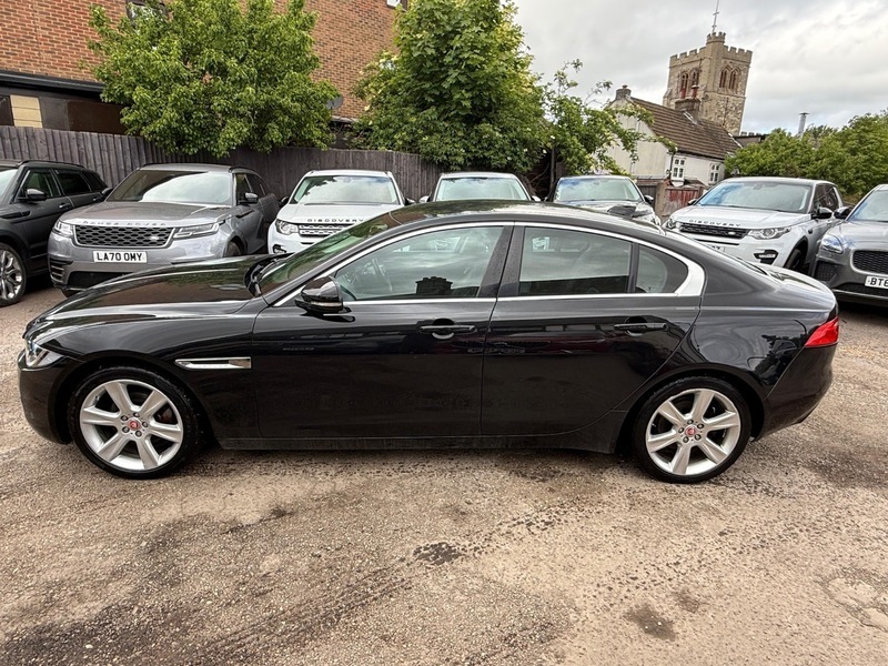 Jaguar XE Portfolio Black #2