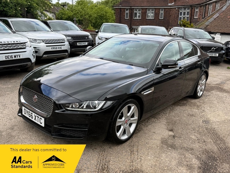 Jaguar XE Portfolio Black