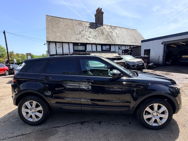 Land Rover Range Rover Evoque Ed4 Se Tech SV68WML Black #3