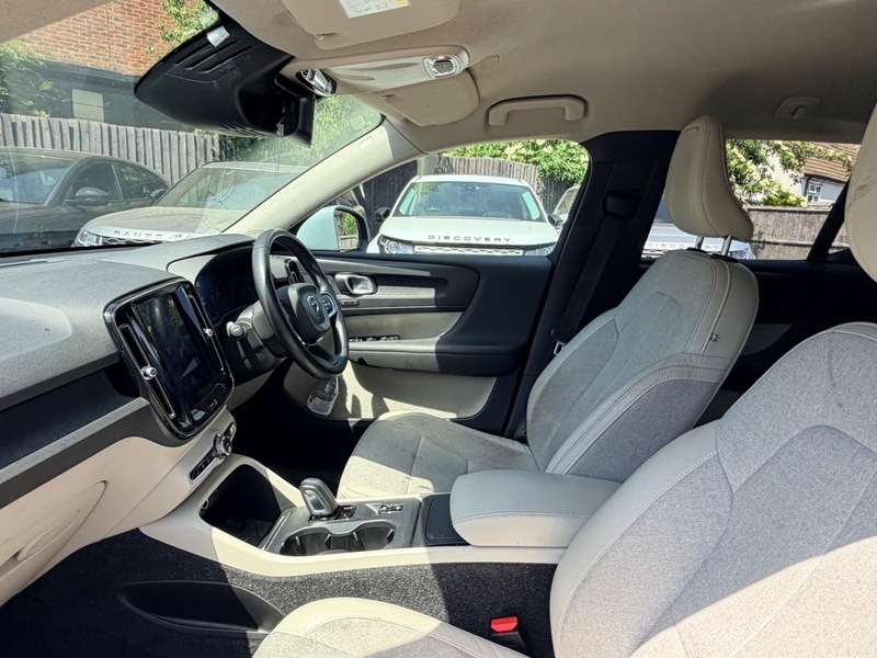 Volvo XC40 D3 Momentum Awd PO19VGM Blue #2