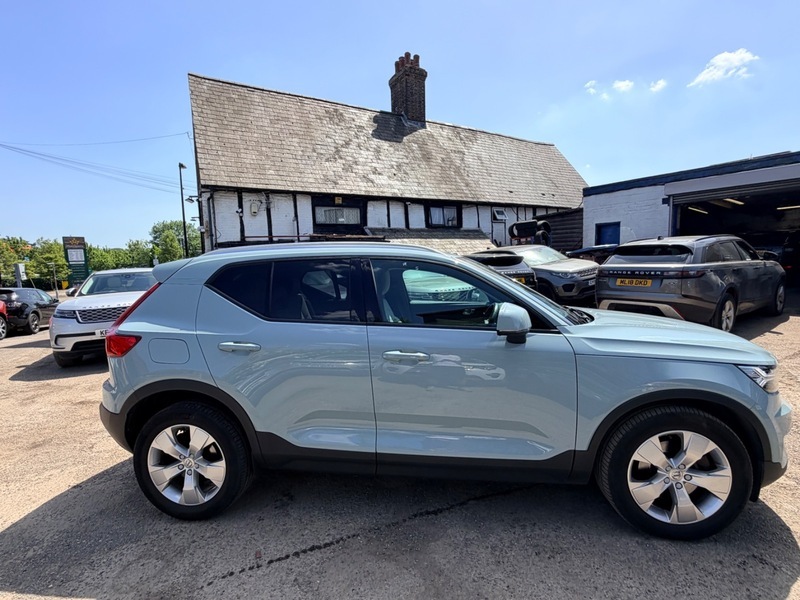Volvo XC40 D3 Momentum Awd PO19VGM Blue #3