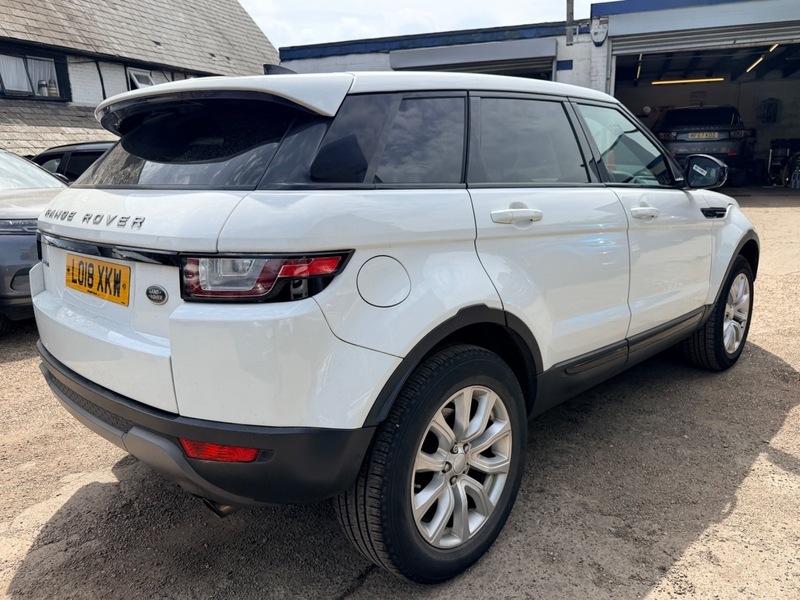 Land Rover Range Rover Evoque Ed4 Se Tech LO18XKW White #4