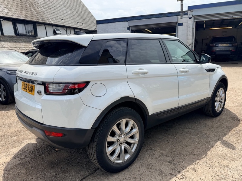 Land Rover Range Rover Evoque Ed4 Se Tech LO18XKW White #2