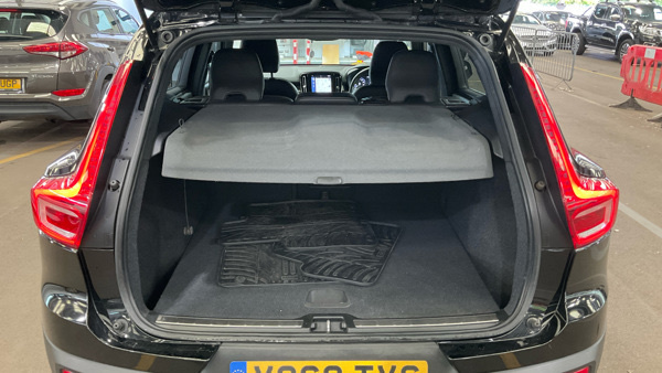 Volvo XC40 D3 R-design YO68TYS Black #6