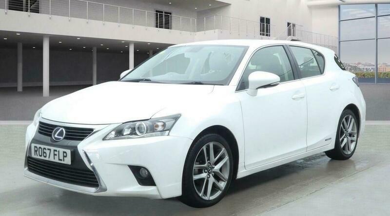 Lexus CT 1.8 200H Executive Edition RO67FLP White #3