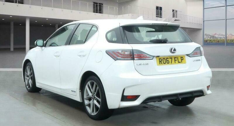 Lexus CT 1.8 200H Executive Edition RO67FLP White #4