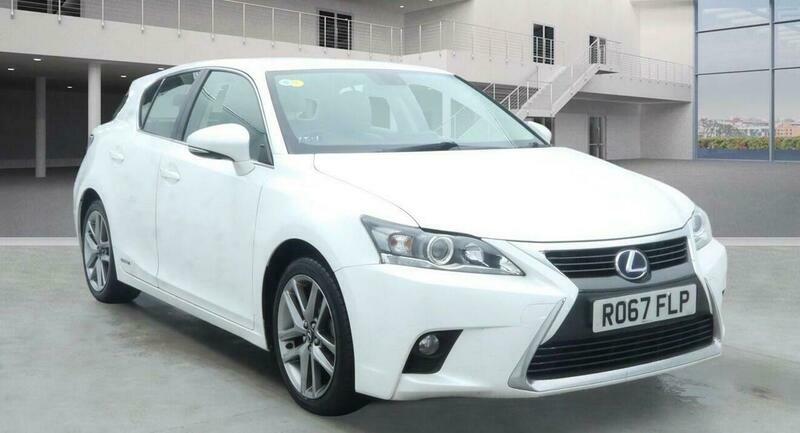 Lexus CT 1.8 200H Executive Edition RO67FLP White #2