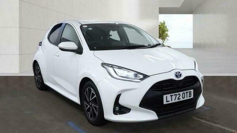 Toyota Yaris 1.5 Vvt-h Design E-cvt LT72OTB White #2