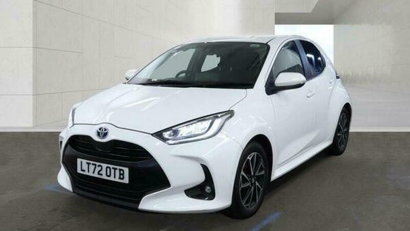Toyota Yaris 1.5 Vvt-h Design E-cvt LT72OTB White #3