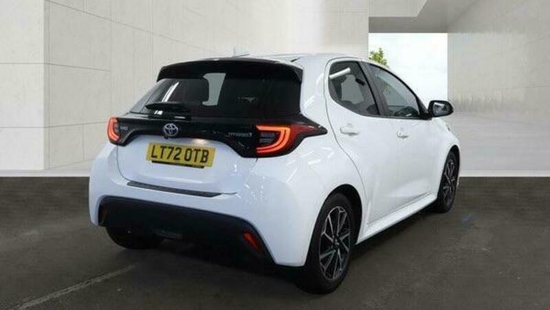 Toyota Yaris 1.5 Vvt-h Design E-cvt LT72OTB White #5