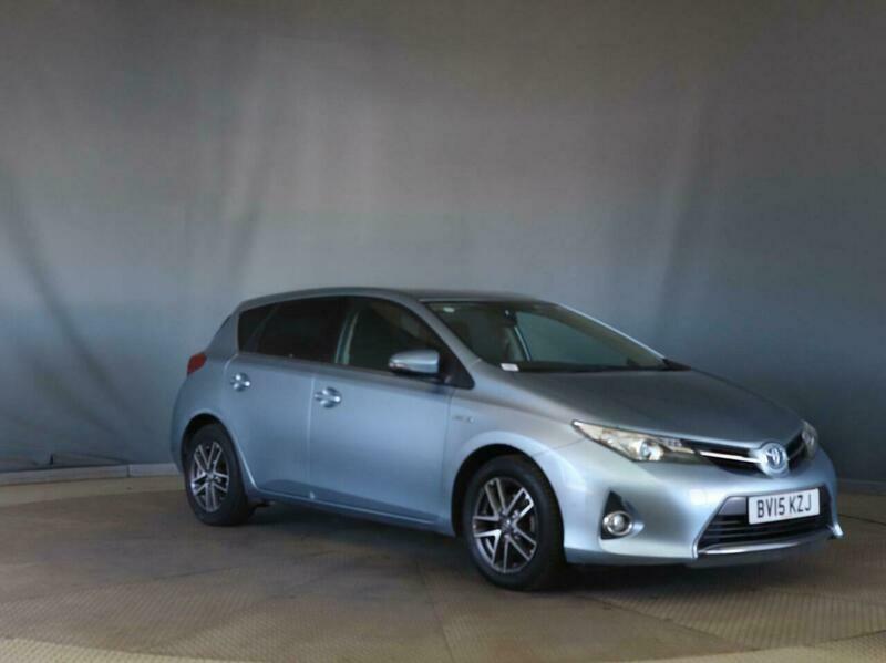 Toyota  1.8 Hybrid 7 Seats Black #1