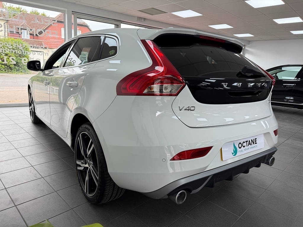 Volvo V40 T3 R-design Pro White #3