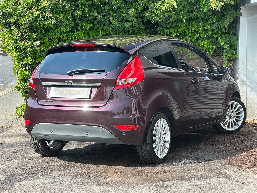 Ford Fiesta Titanium Red #6