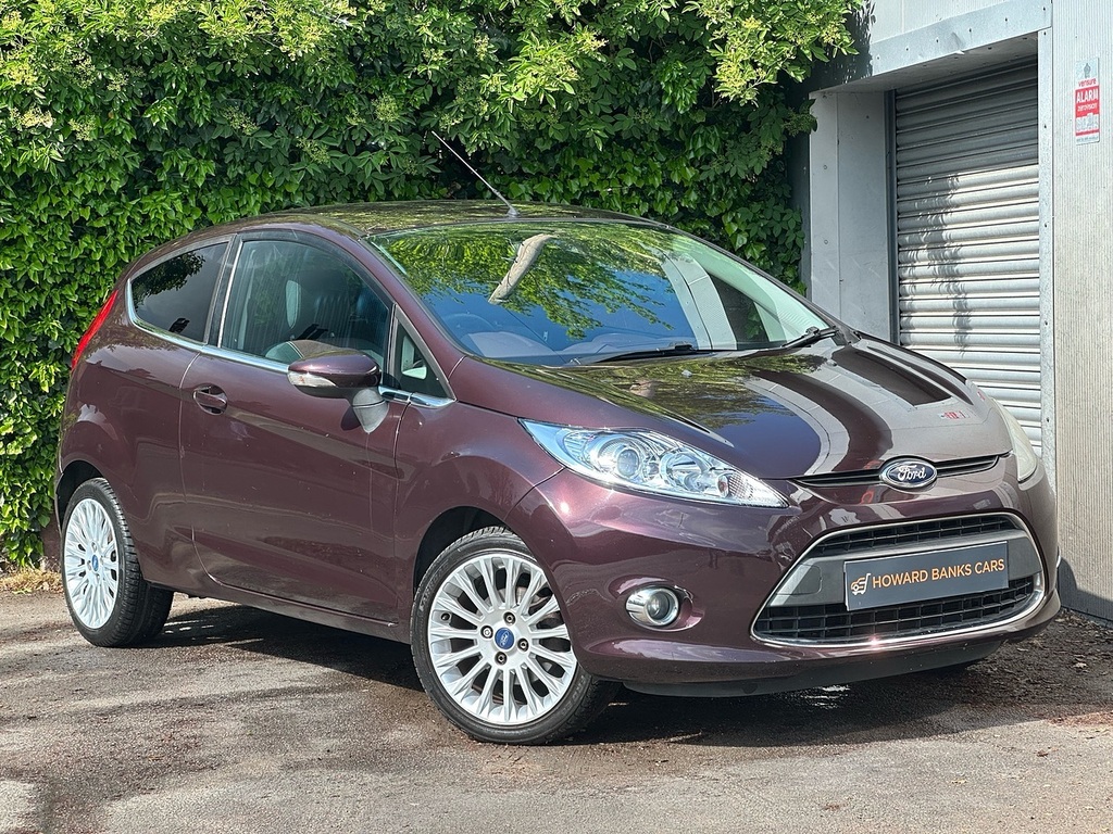 Ford Fiesta Titanium Red