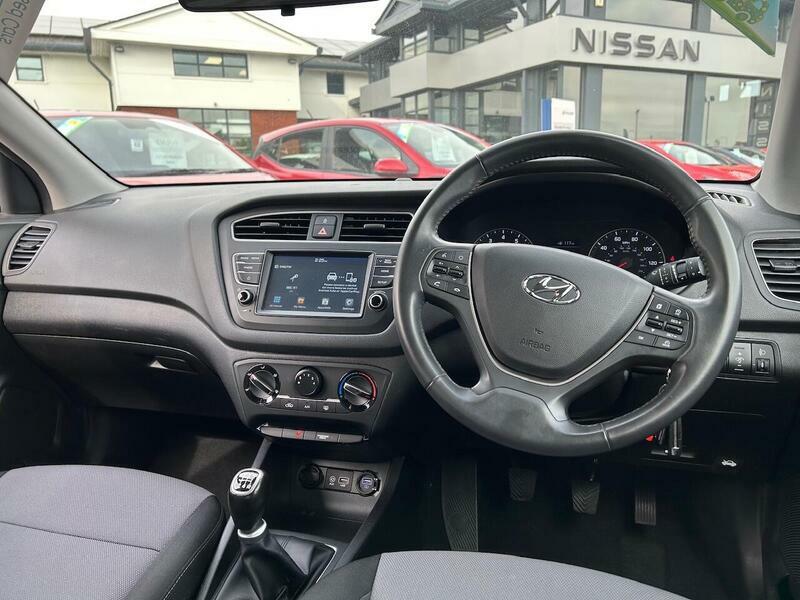 Hyundai I20 1.2 Se Launch Edition Euro 6 Ss GL19CCA Black #2