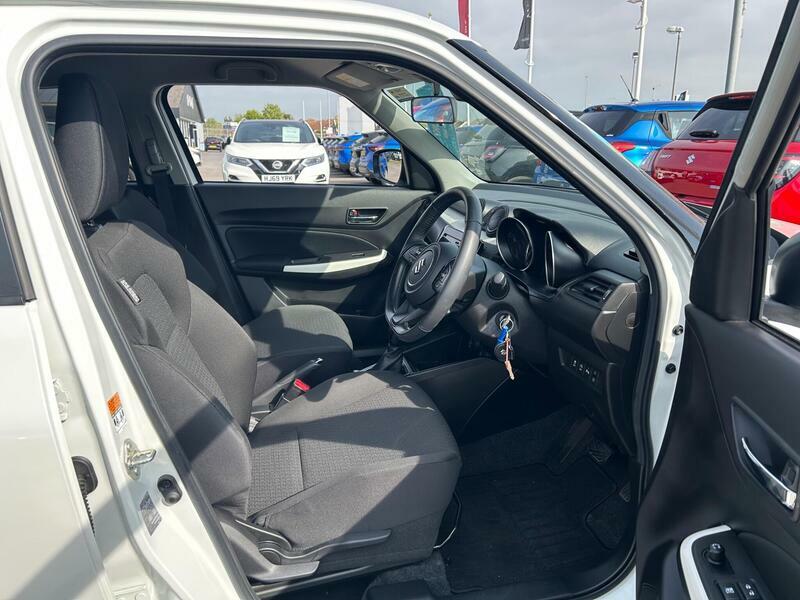 Suzuki Swift 1.2 Dualjet Mhev Sz-t Cvt Euro 6 Ss PY73GWD White #2