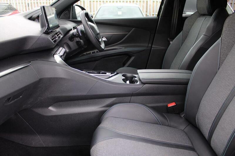 Peugeot 5008 1.2 Puretech Allure Eat Euro 6 Ss KJ73PBY Black #2