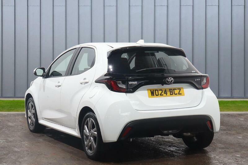 Toyota Yaris 1.5 Vvt-h Icon E-cvt Euro 6 Ss WO24BCZ White #4