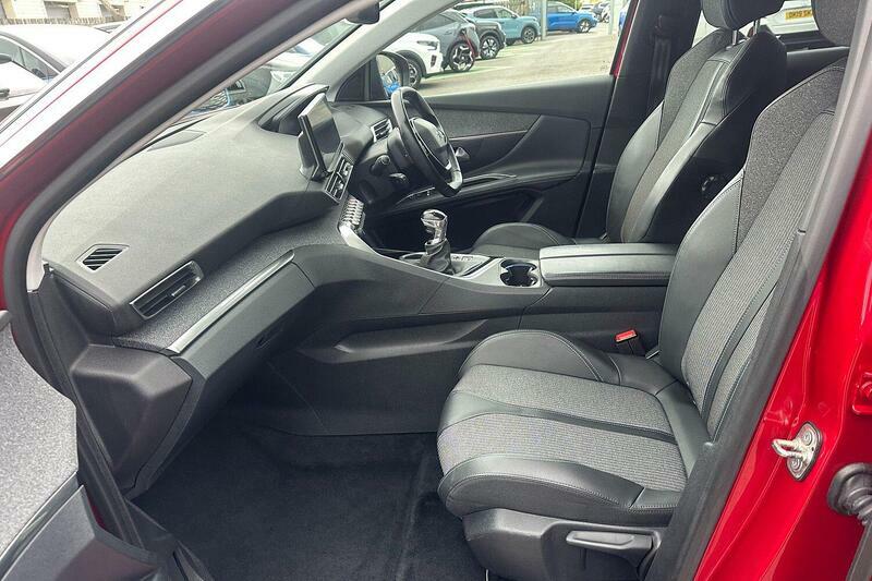 Peugeot 3008 1.5 Bluehdi Allure Premium Euro 6 Ss WV71CYZ Red #2
