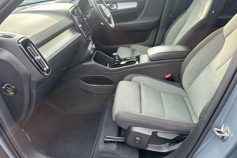 Volvo XC40 2.0 B4 Mhev Plus Dct Awd Euro 6 Ss WF72UZY Grey #2