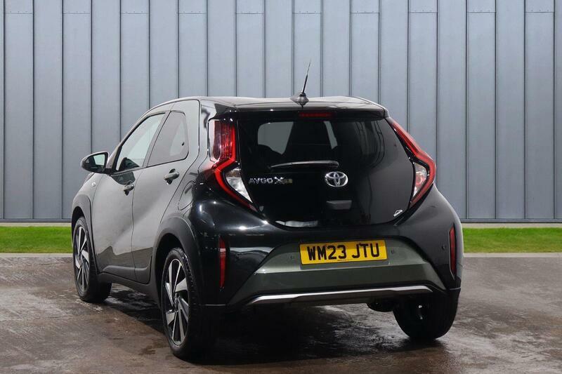 Toyota Aygo X 1.0 Vvt-i Exclusive X-shift Euro 6 Ss WM23JTU Green #3