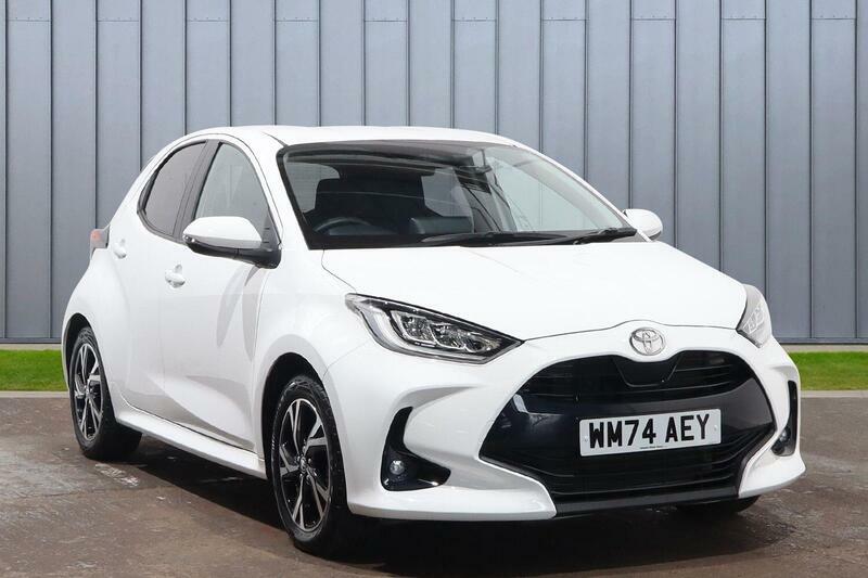 Toyota Yaris 1.5 Vvt-h Design E-cvt Euro 6 Ss White