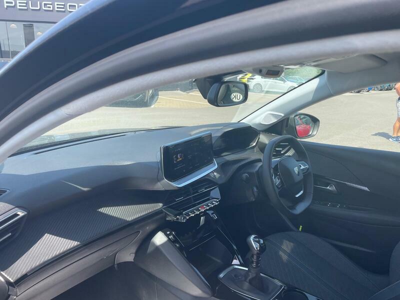 Peugeot 208 1.2 Puretech Allure Euro 6 Ss FH74TWW Black #2