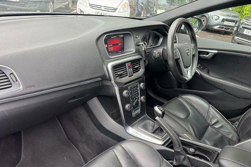 Volvo V40 2.0 D2 R-design Edition Euro 6 Ss Grey #2