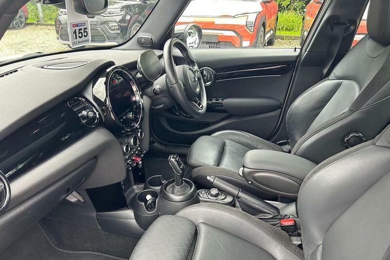 Mini Hatch 2.0 Cooper S Sport Steptronic Euro 6 Ss WM23LGX Grey #2