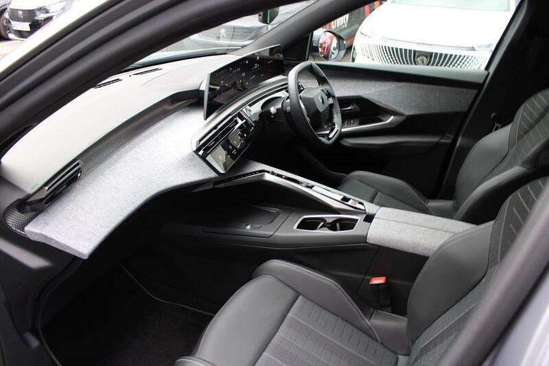 Peugeot 3008 73Kwh Gt KM25UJY Grey #2