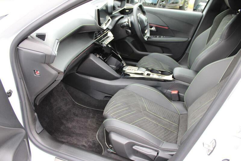 Peugeot 208 1.2 Gt Premium E-dsc6 Euro 6 Ss KJ25WCD White #2