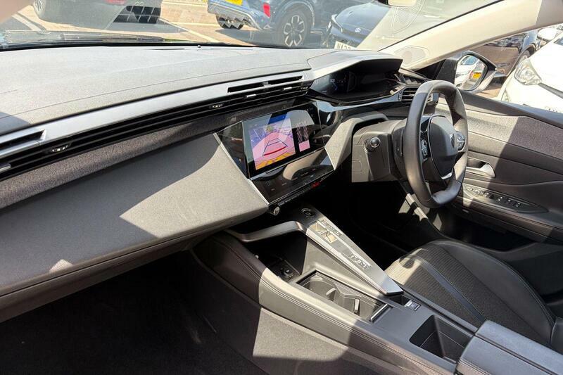 Peugeot 308 1.2 Puretech Allure Premium Eat Euro 6 Ss MT72YUG Black #2