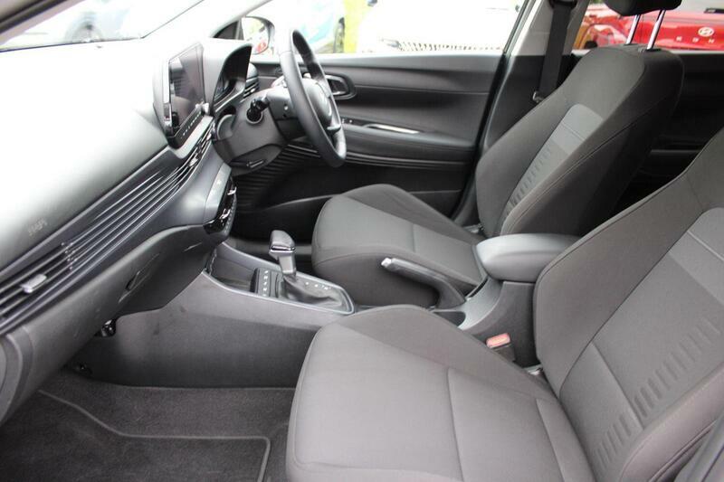 Hyundai Bayon 1.0 T-gdi Tech Line Dct Euro 6 Ss WM75HTT Black #2