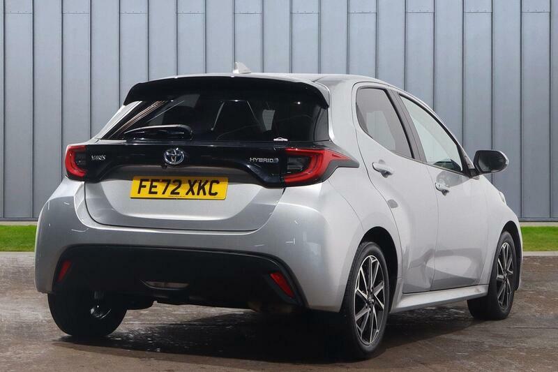 Toyota Yaris 1.5 Vvt-h Design E-cvt Euro 6 Ss FE72XKC Silver #5