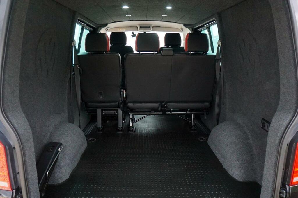 Volkswagen Transporter Sportline Shuttle 2.0 Bitdi Black #41
