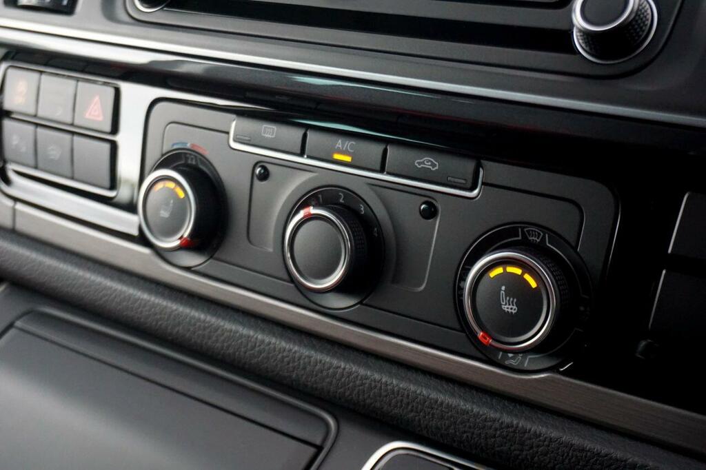 Volkswagen Transporter Sportline Shuttle 2.0 Bitdi Black #22