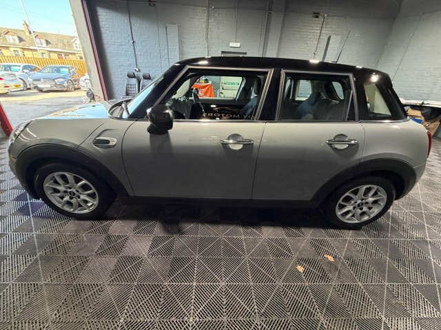 Mini Hatch 2020 1.5 Cooper Classic Hatchback Manua ST70UCW Grey #6