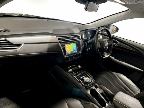 MG MG5 Electric Silver #15