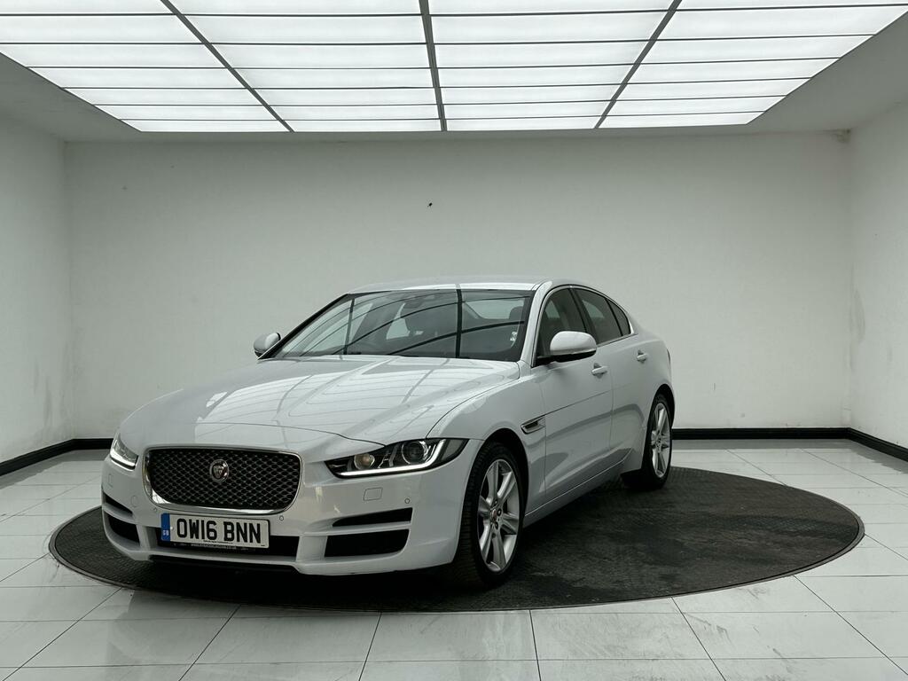 Jaguar XE 2.0D Portfolio Saloon Awd Euro 6 OW16BNN White #3