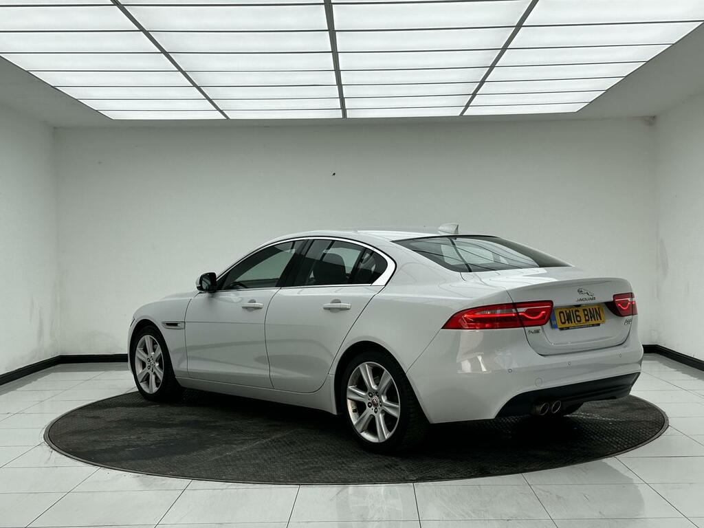 Jaguar XE 2.0D Portfolio Saloon Awd Euro 6 OW16BNN White #5