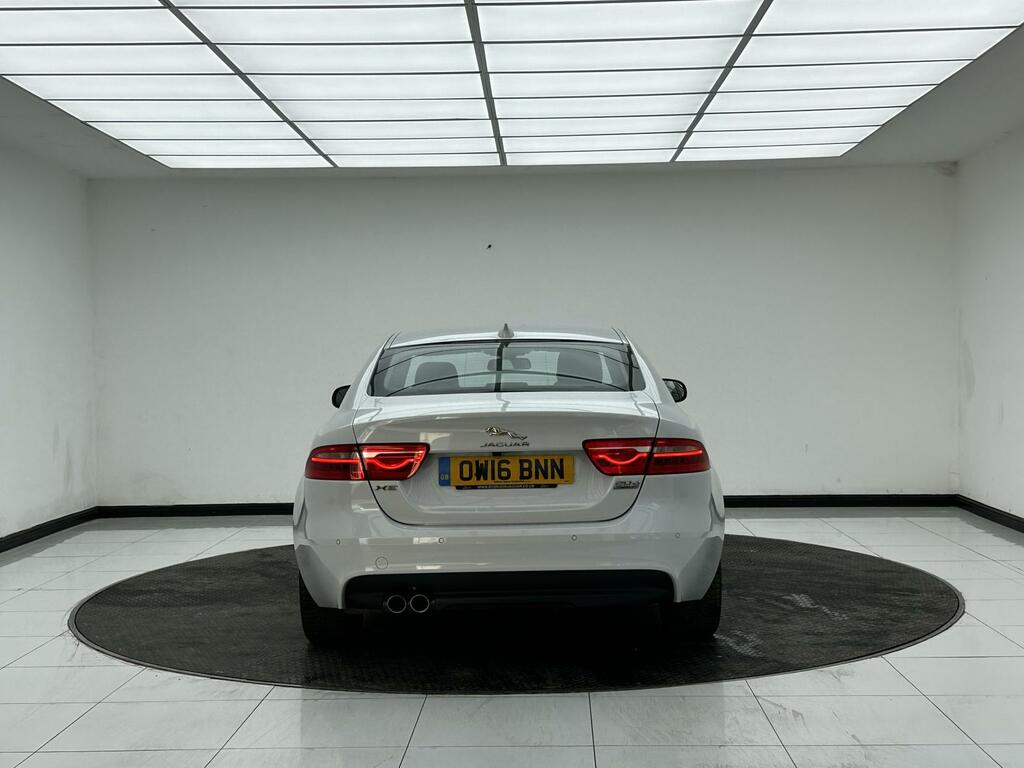 Jaguar XE 2.0D Portfolio Saloon Awd Euro 6 OW16BNN White #6