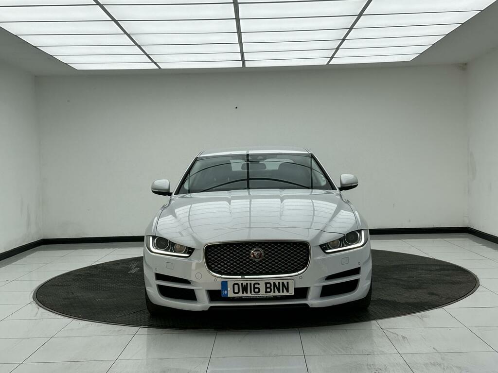 Jaguar XE 2.0D Portfolio Saloon Awd Euro 6 OW16BNN White #2