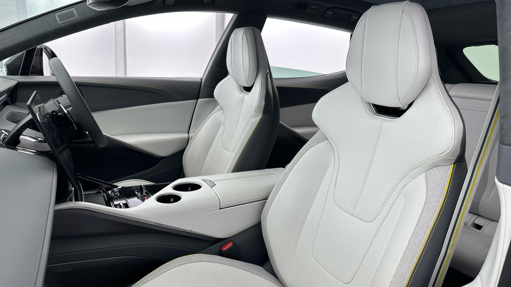 Lotus Eletre R Black #6