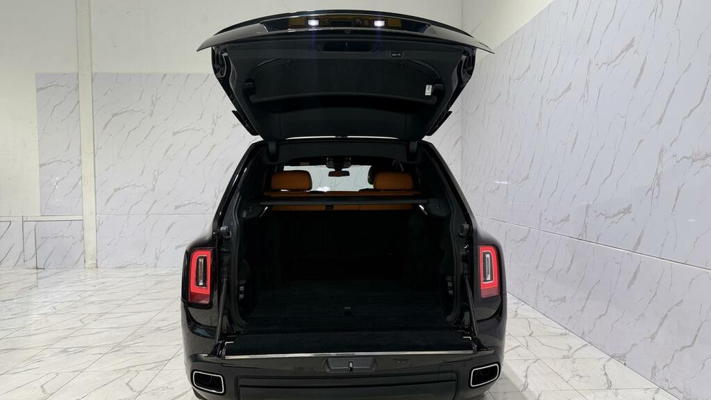 Rolls-Royce Cullinan Black Badge Grey #58