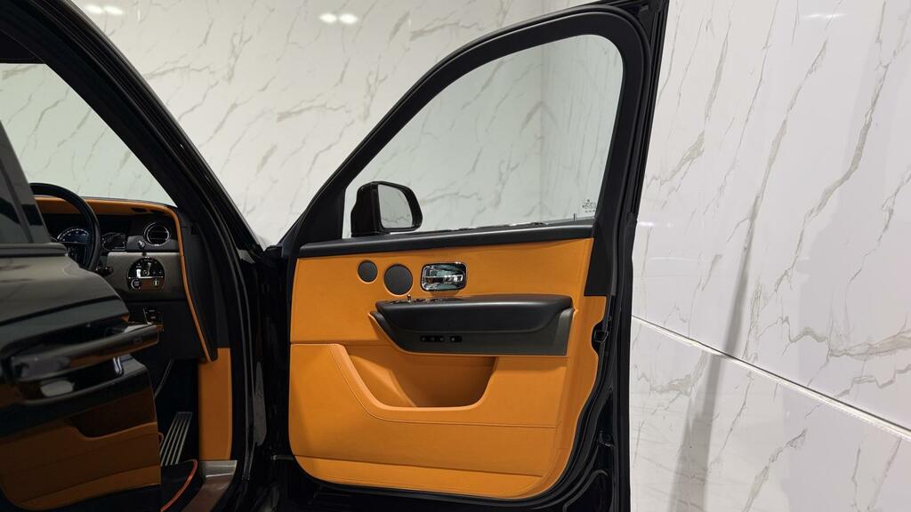 Rolls-Royce Cullinan Black Badge Grey #49