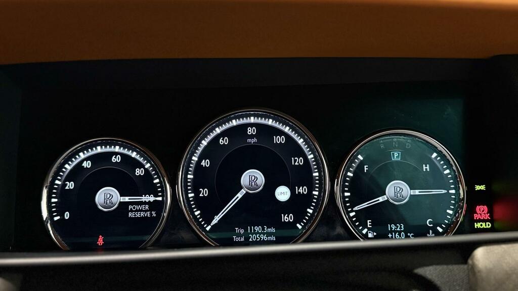 Rolls-Royce Cullinan Black Badge Grey #10