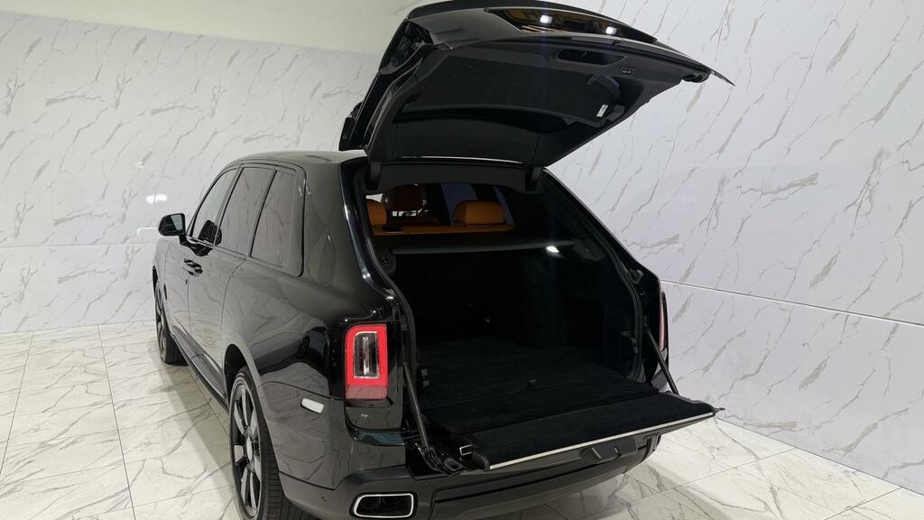 Rolls-Royce Cullinan Black Badge Grey #60
