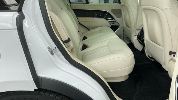 Land Rover Range Rover 3.0 P440e 38.2Kwh Se Suv Plug-in Hybrid White #4