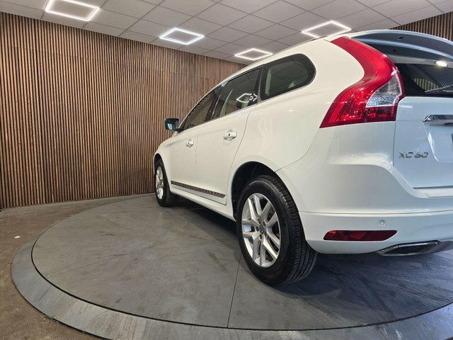 Volvo XC60 2.4 D5 Se Lux Nav Awd Euro 6 Ss White #5