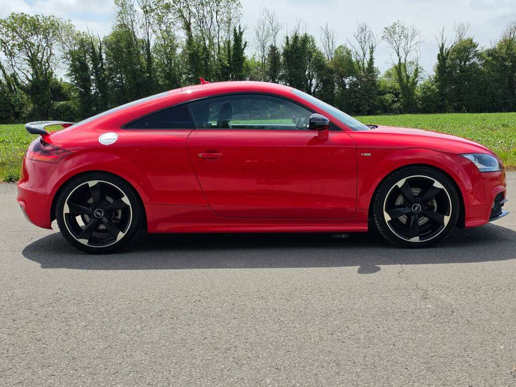 Audi TT 1.8Tfsi S-line Competition Red #4